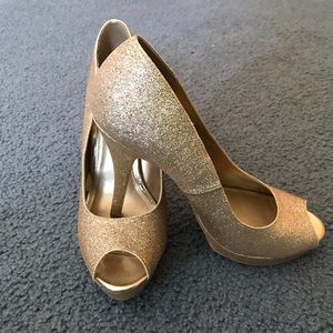 Womens gold pumps